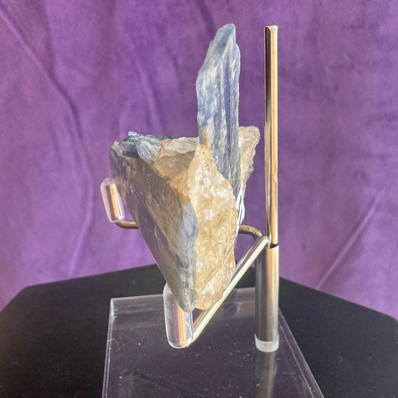 Blue Kyanite Specimen (Brazil) - Picture 4 of 6